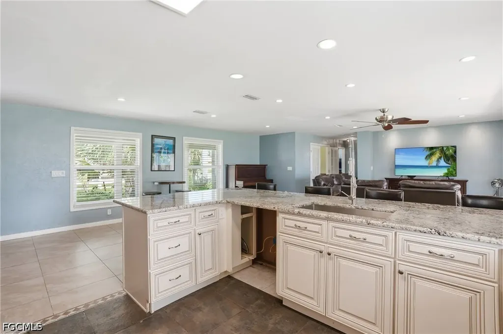 5229 Pelican Boulevard Cape Coral FL 33914