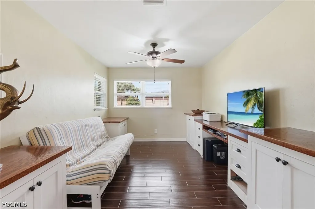 5229 Pelican Boulevard Cape Coral FL 33914