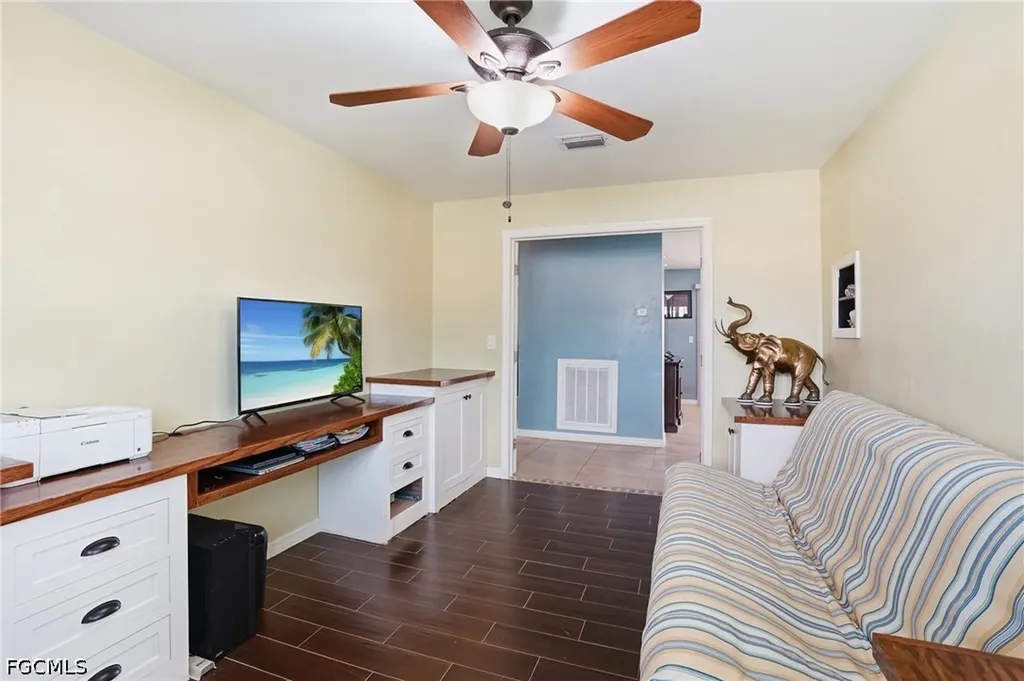 5229 Pelican Boulevard Cape Coral FL 33914