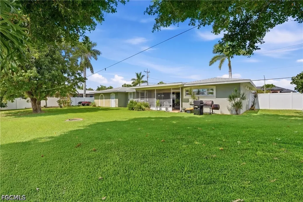 5229 Pelican Boulevard Cape Coral FL 33914
