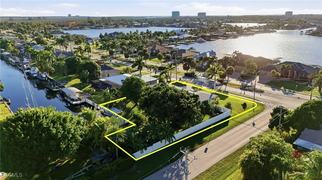 5229 Pelican Boulevard Cape Coral FL 33914