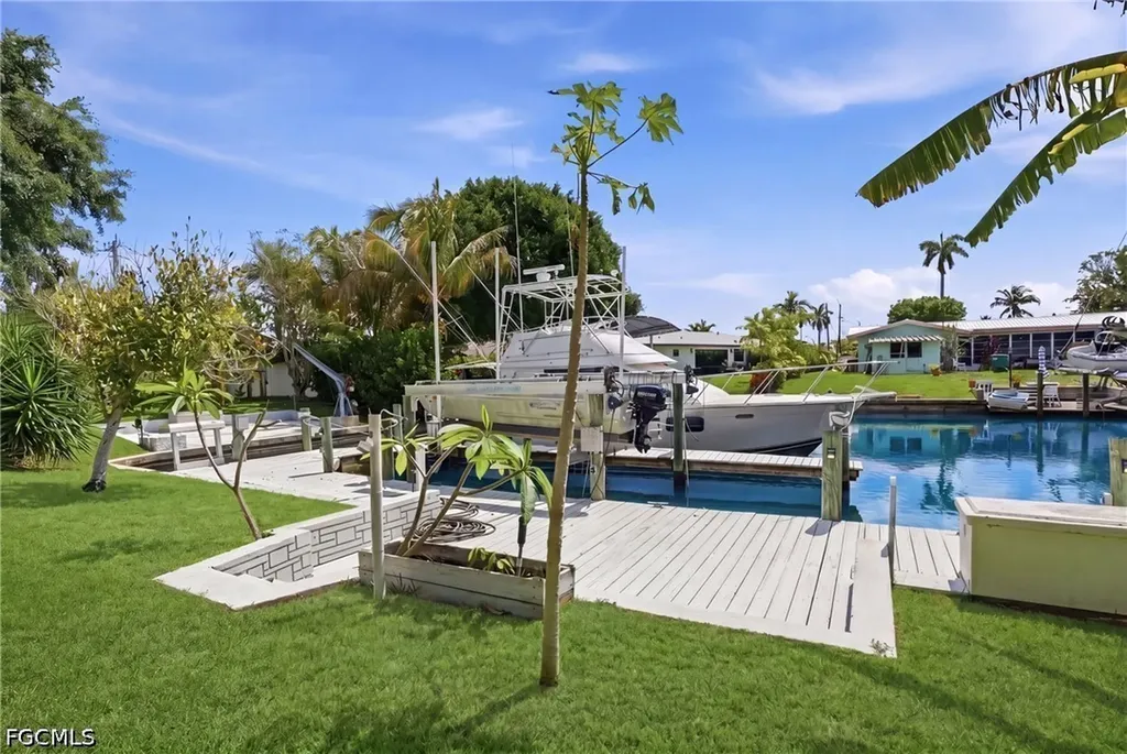 5229 Pelican Boulevard Cape Coral FL 33914