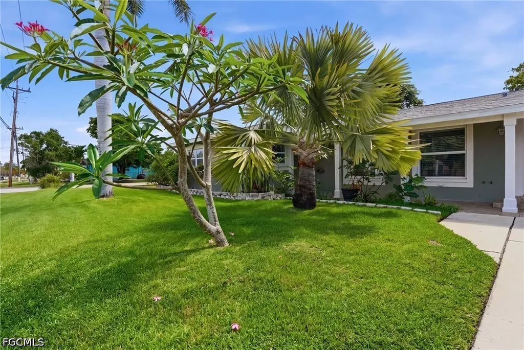 5229 Pelican Boulevard Cape Coral FL 33914