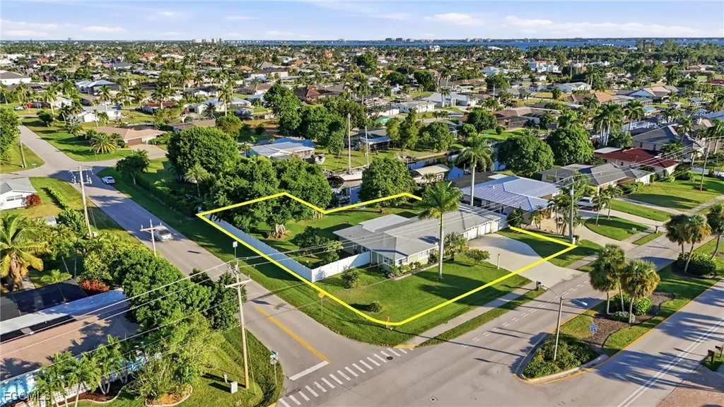 5229 Pelican Boulevard Cape Coral FL 33914