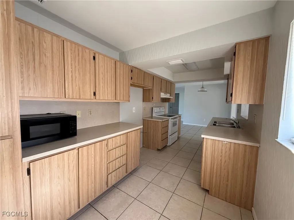 1658 Coral Point Drive Cape Coral FL 33990