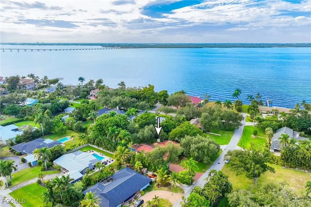 1250 Florida Avenue Fort Myers FL 33901