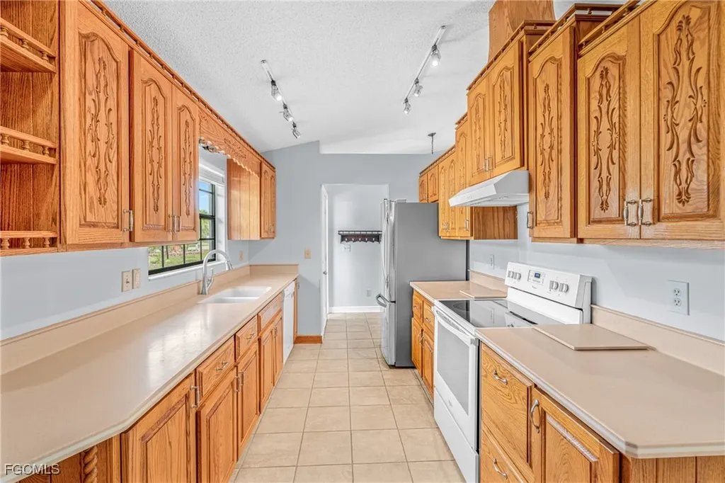 17309 Knight Drive Fort Myers FL 33967