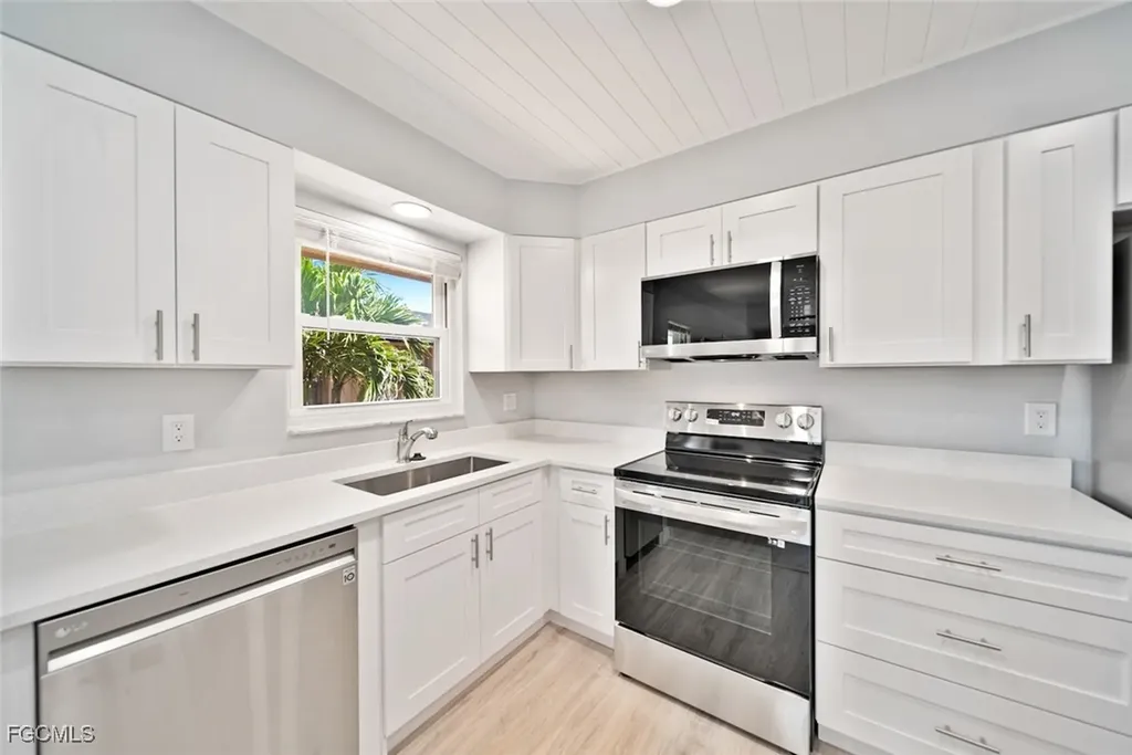 16881 Davis Road Fort Myers FL 33908