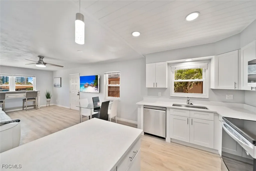16881 Davis Road Fort Myers FL 33908