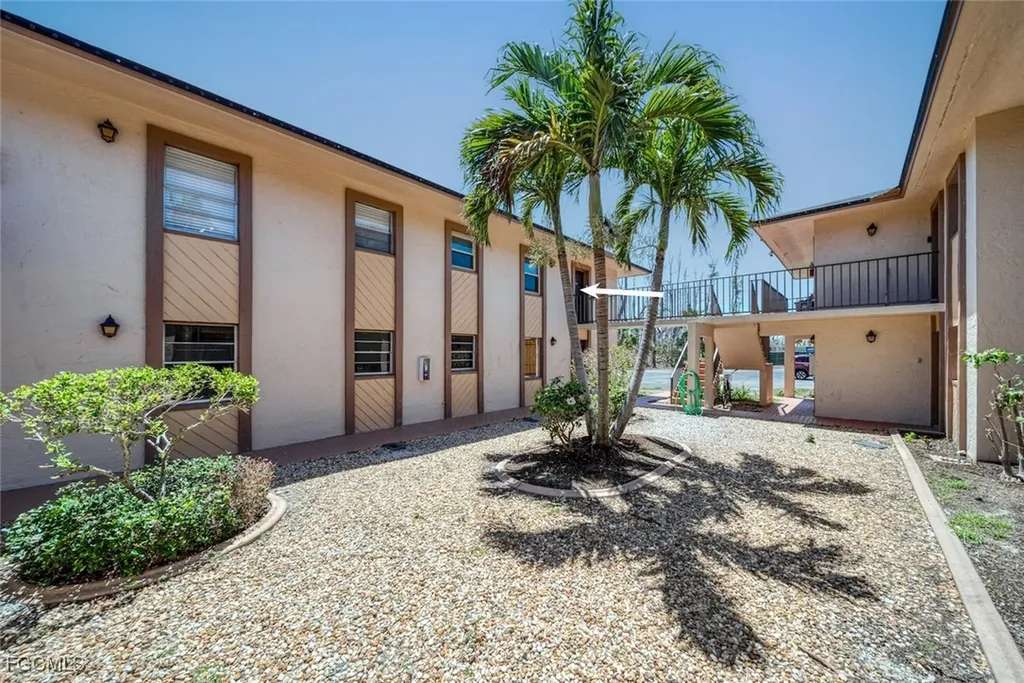 16881 Davis Road Fort Myers FL 33908