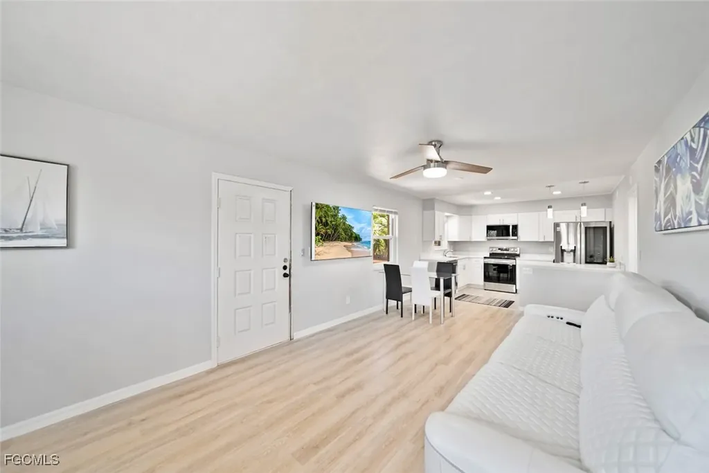 16881 Davis Road Fort Myers FL 33908