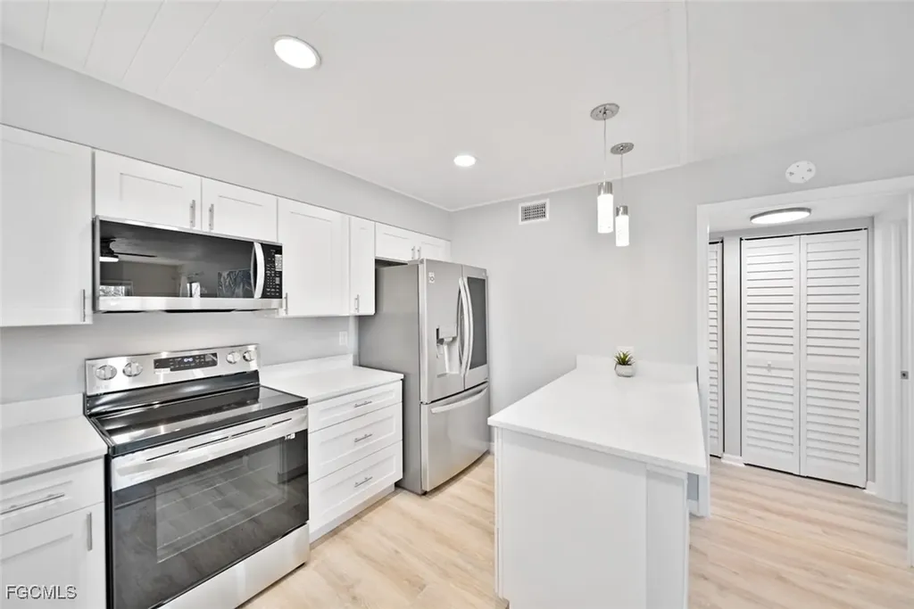 16881 Davis Road Fort Myers FL 33908