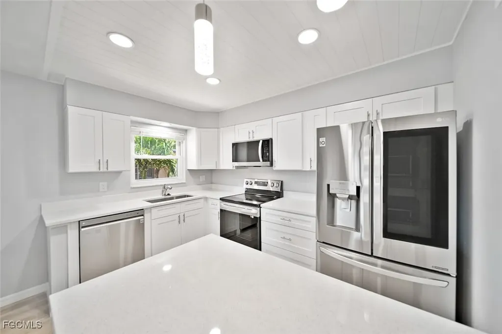 16881 Davis Road Fort Myers FL 33908