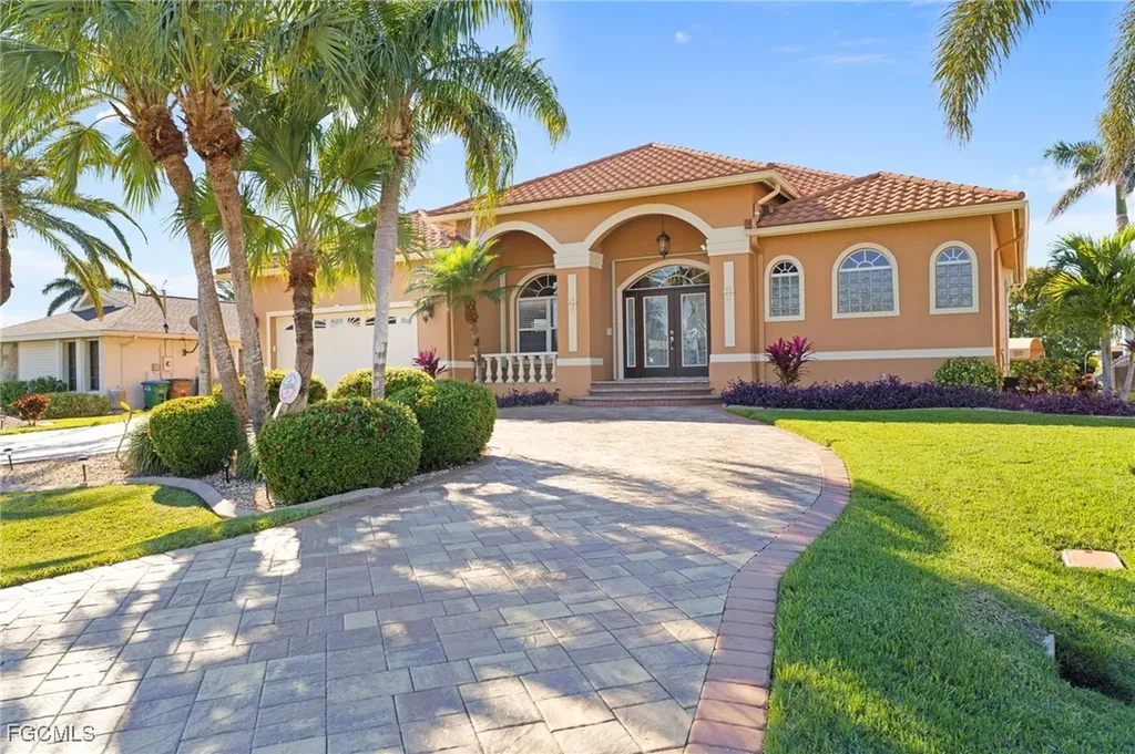 5220 SW 8th Place Cape Coral FL 33914