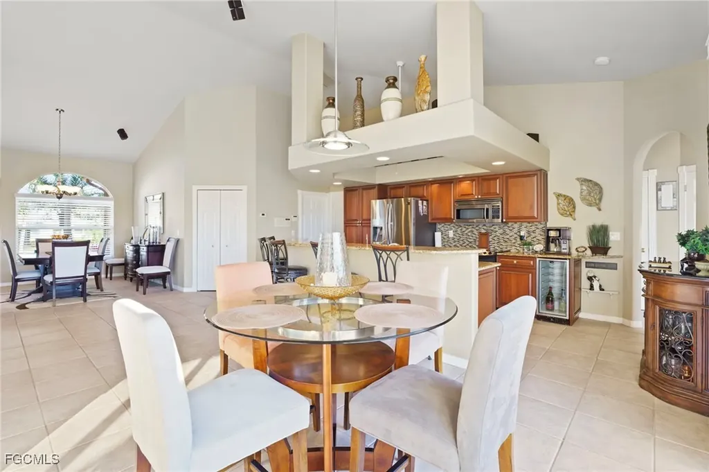 5220 SW 8th Place Cape Coral FL 33914