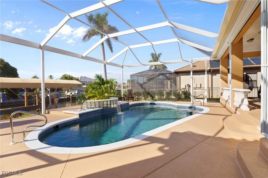 5220 SW 8th Place Cape Coral FL 33914