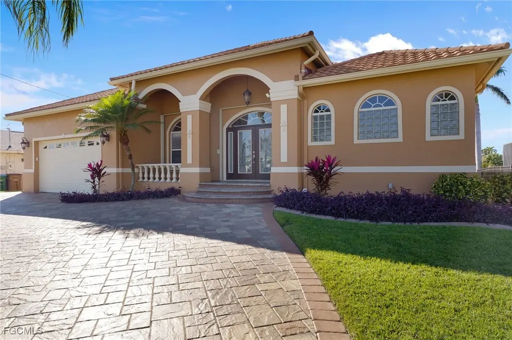 5220 SW 8th Place Cape Coral FL 33914