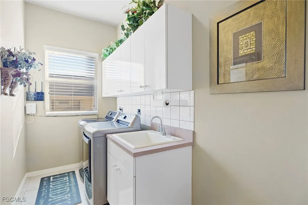 5220 SW 8th Place Cape Coral FL 33914