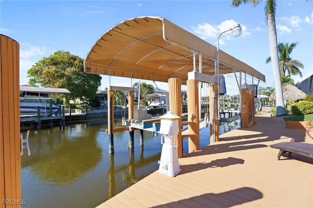 5220 SW 8th Place Cape Coral FL 33914