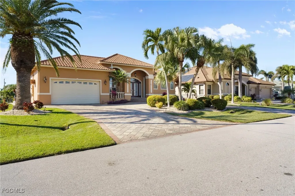 5220 SW 8th Place Cape Coral FL 33914