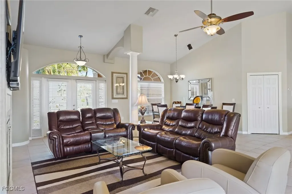 5220 SW 8th Place Cape Coral FL 33914