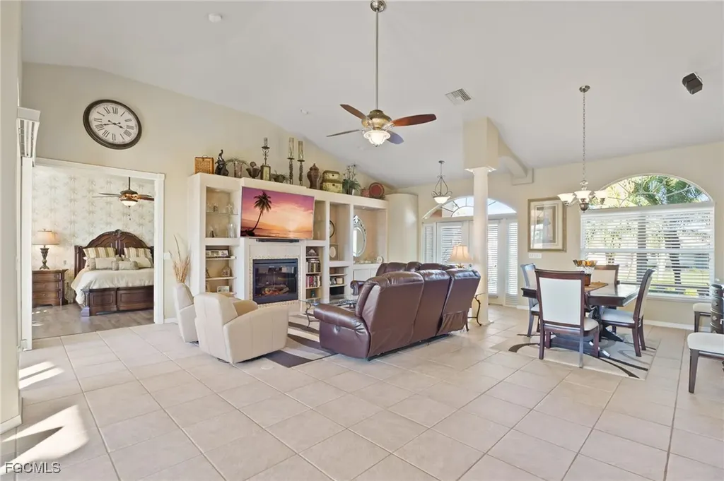5220 SW 8th Place Cape Coral FL 33914