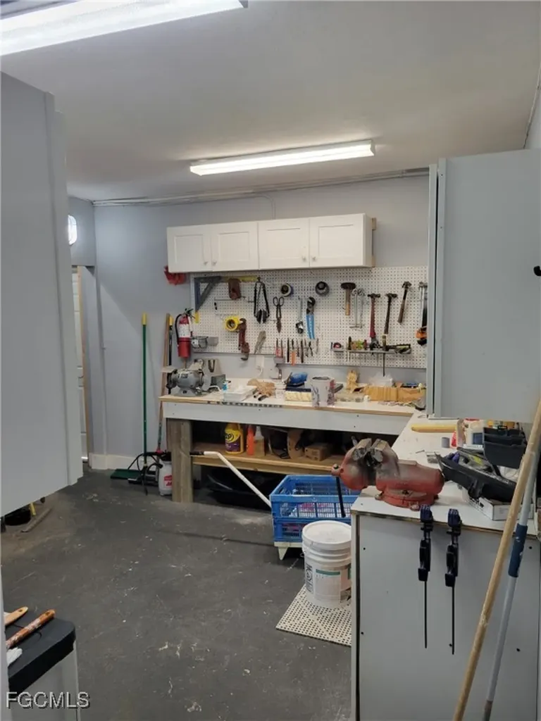 4104 SE 19th Avenue Cape Coral FL 33904