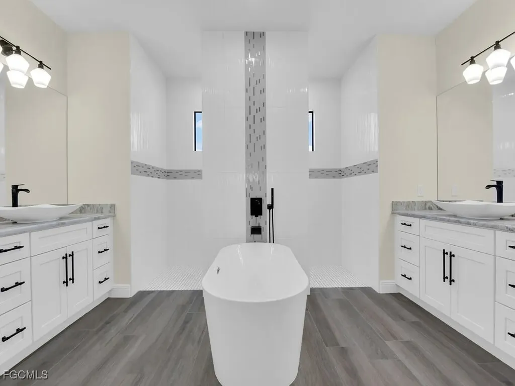 144 SW 28th Street Cape Coral FL 33914