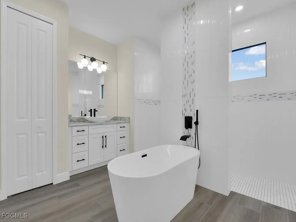 144 SW 28th Street Cape Coral FL 33914