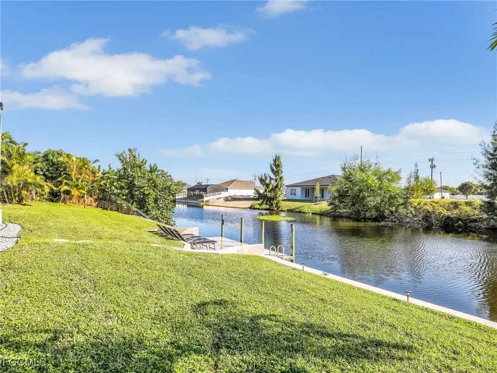 2333 SW 21st Avenue Cape Coral FL 33991