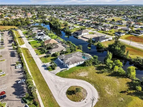 2333 SW 21st Avenue Cape Coral FL 33991