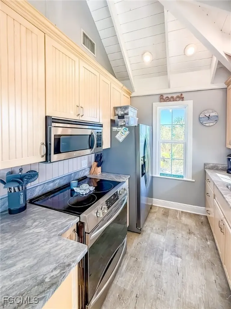 210 White Pelican Drive Upper Captiva FL 33924