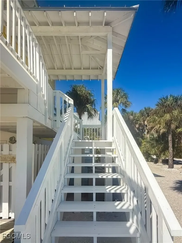 210 White Pelican Drive Upper Captiva FL 33924