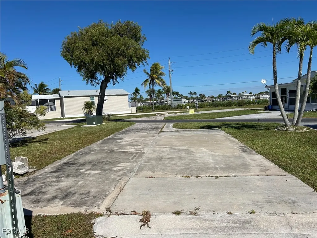 19681 L587 Summerlin Road Fort Myers FL 33908