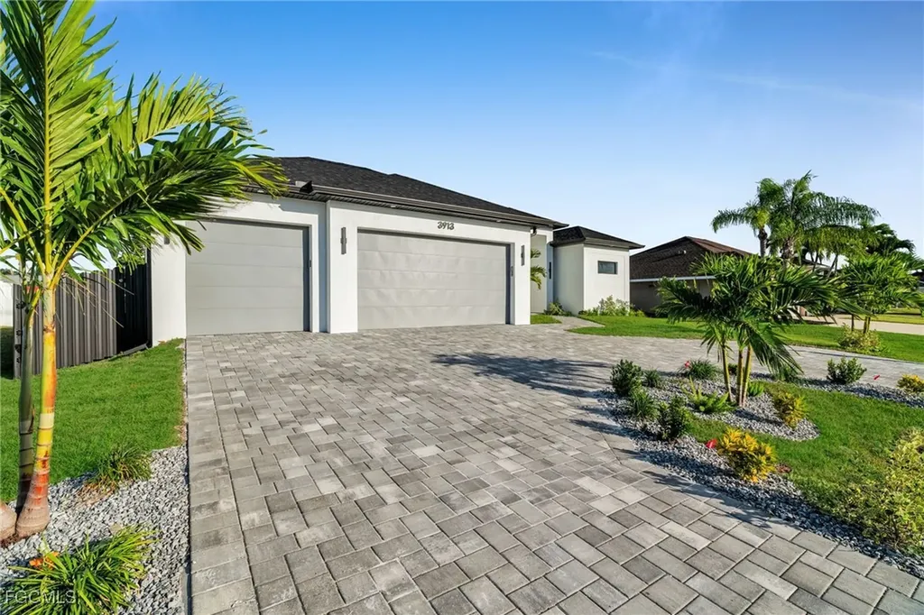 3913 Agualinda Boulevard Cape Coral FL 33914
