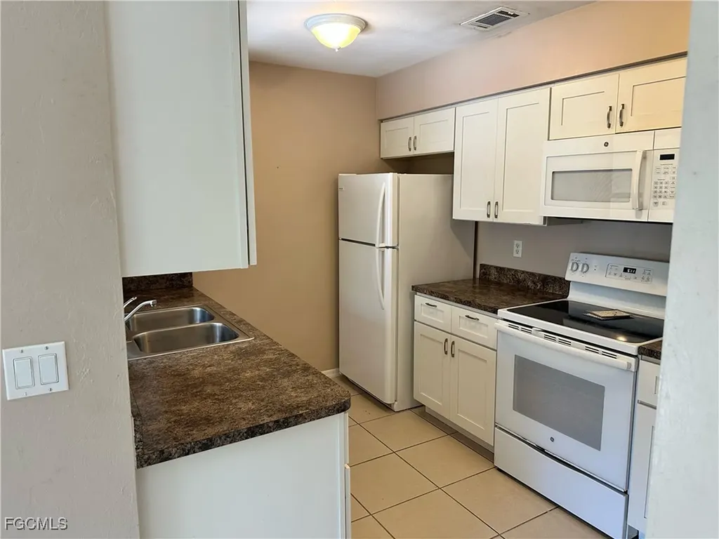 1025 SE 24th Avenue Cape Coral FL 33990