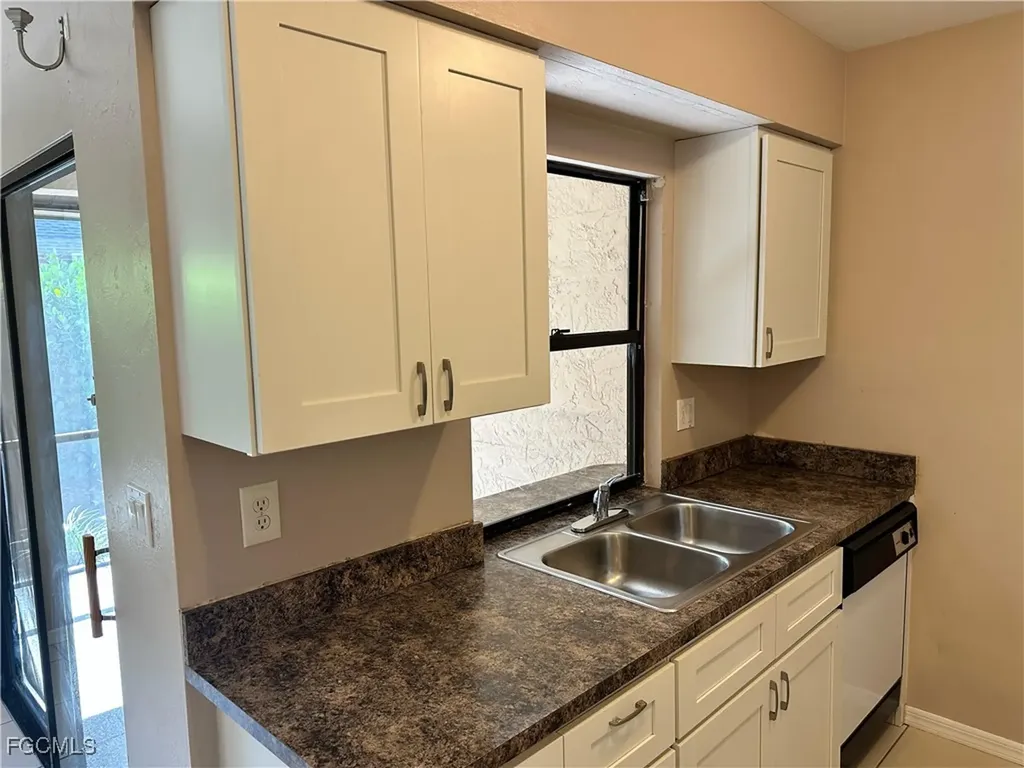 1025 SE 24th Avenue Cape Coral FL 33990