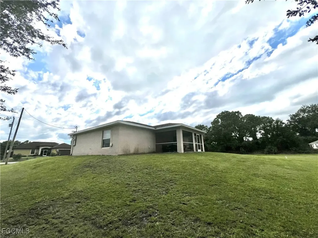 2916 51st Street SW Lehigh Acres FL 33976