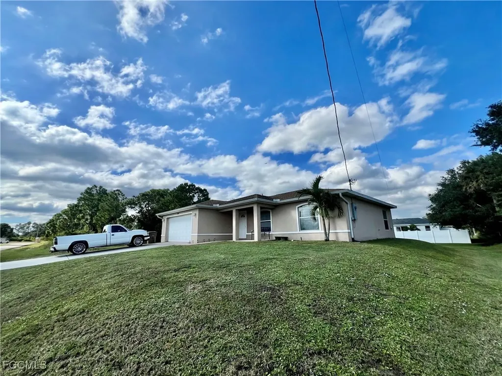 2916 51st Street SW Lehigh Acres FL 33976