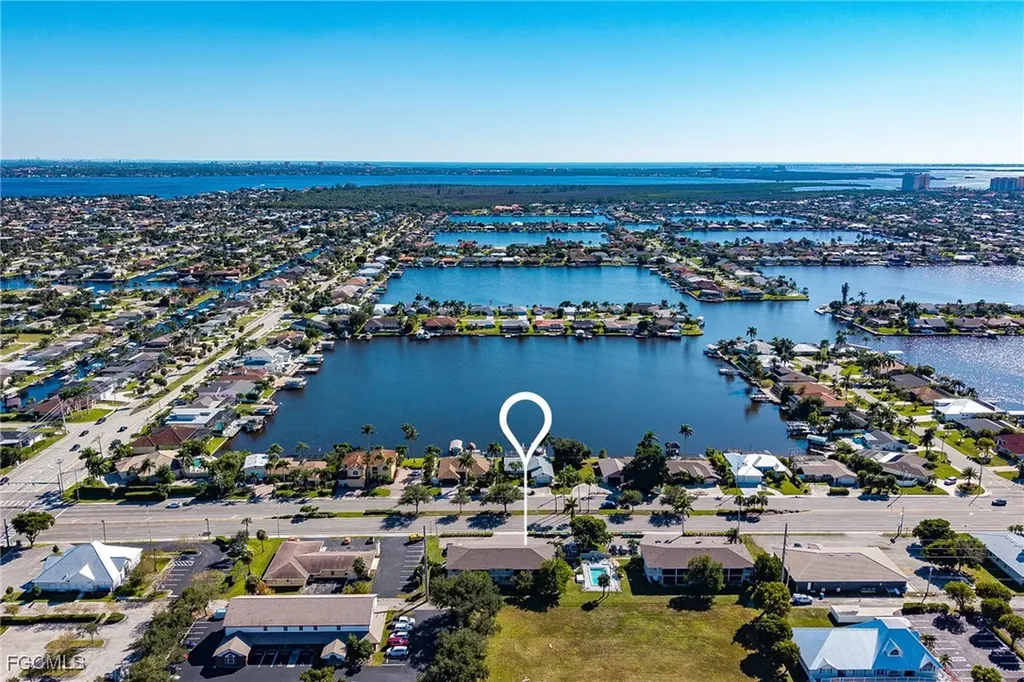 423 Cape Coral Parkway W Cape Coral FL 33914
