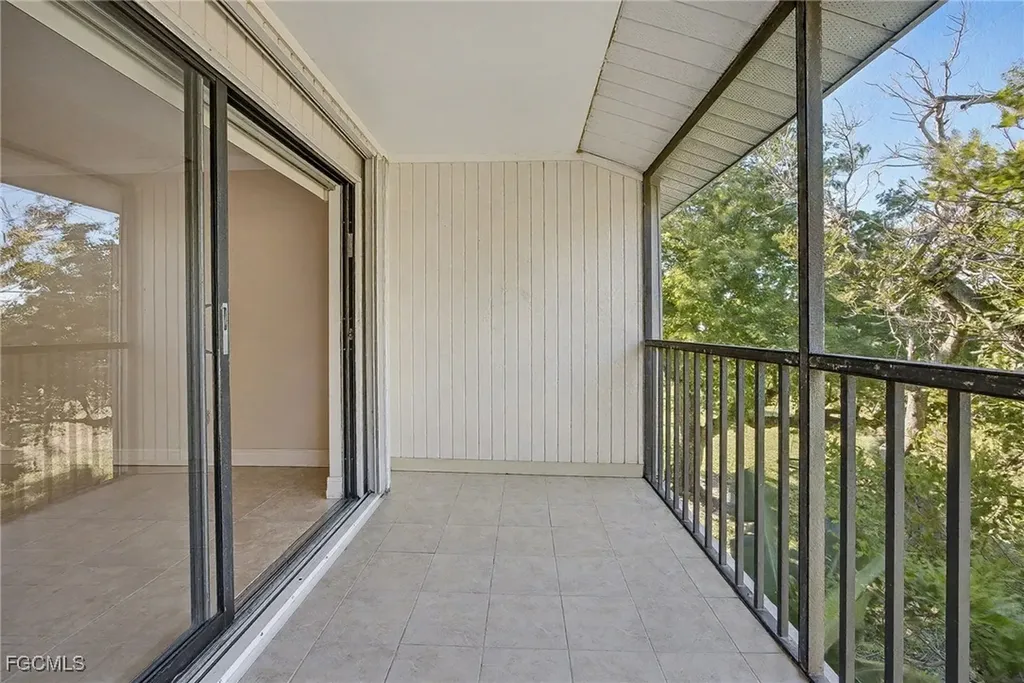 423 Cape Coral Parkway W Cape Coral FL 33914