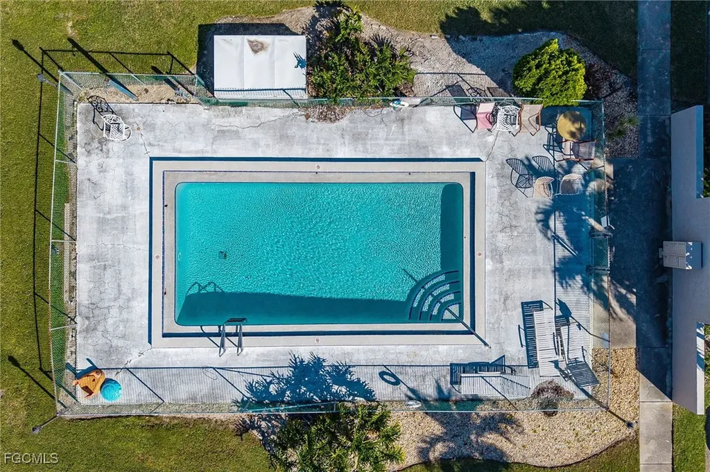 423 Cape Coral Parkway W Cape Coral FL 33914