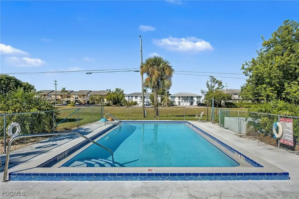 423 Cape Coral Parkway W Cape Coral FL 33914