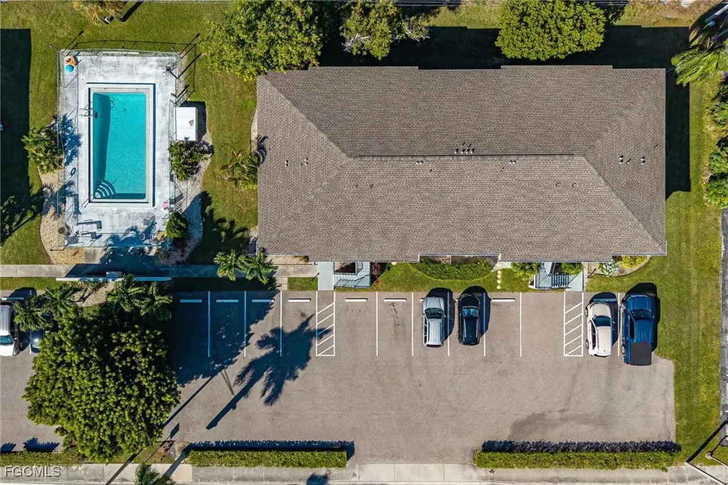 423 Cape Coral Parkway W Cape Coral FL 33914