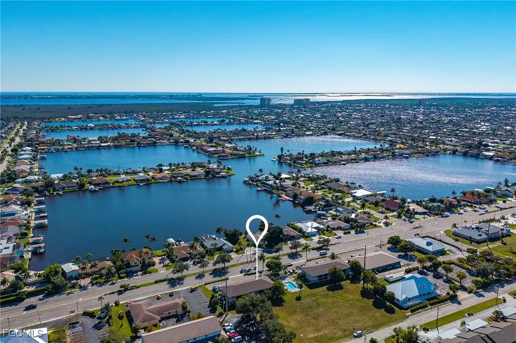 423 Cape Coral Parkway W Cape Coral FL 33914
