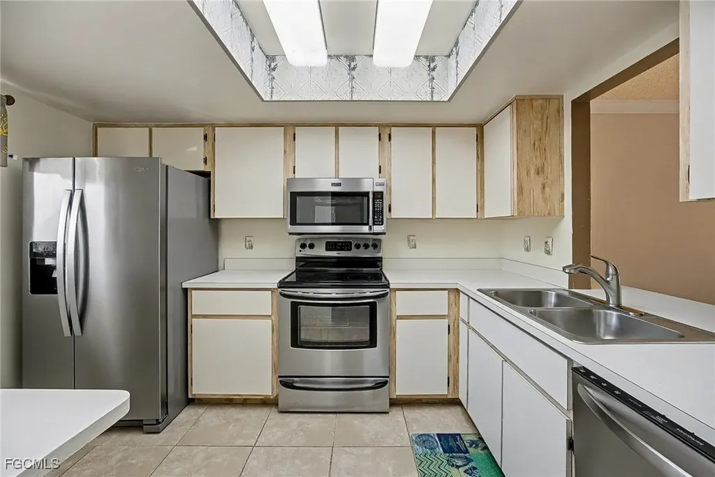 423 Cape Coral Parkway W Cape Coral FL 33914