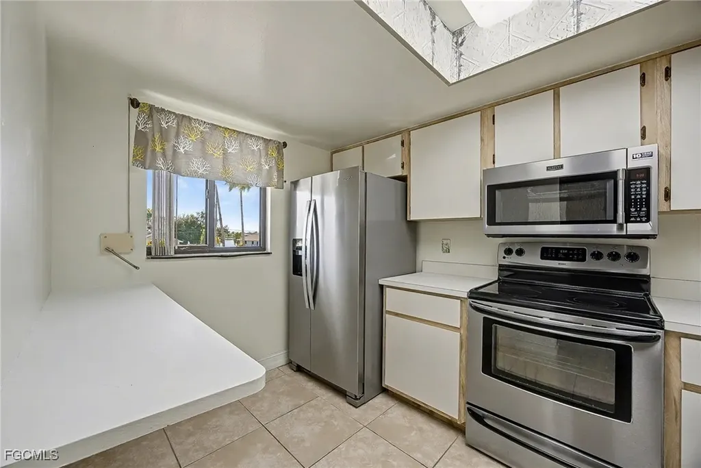 423 Cape Coral Parkway W Cape Coral FL 33914