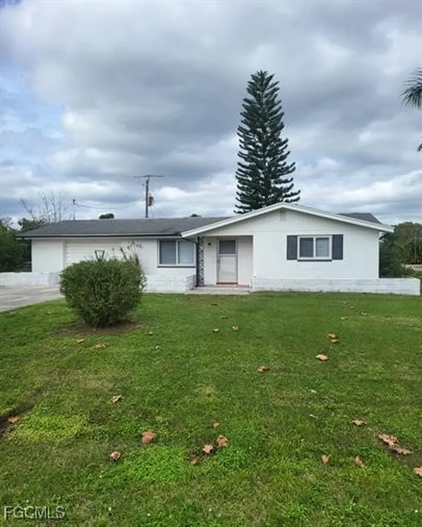 Fort Myers FL, 13250 Fourth Street