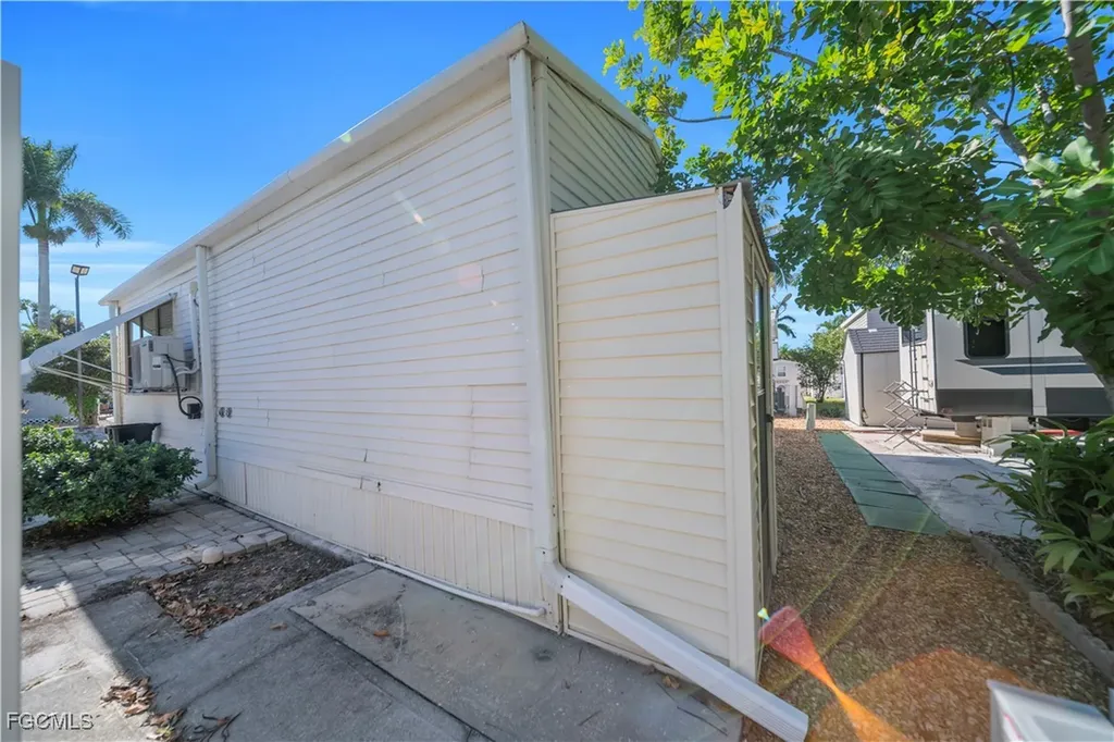 5528 Black Pug Drive Fort Myers FL 33908