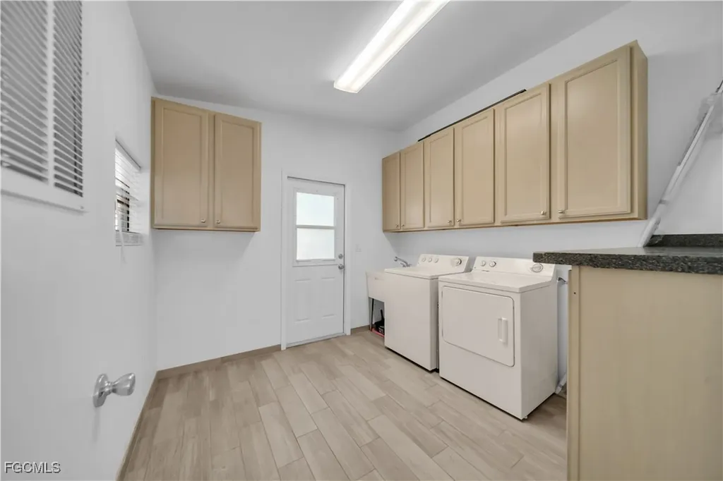 5528 Black Pug Drive Fort Myers FL 33908